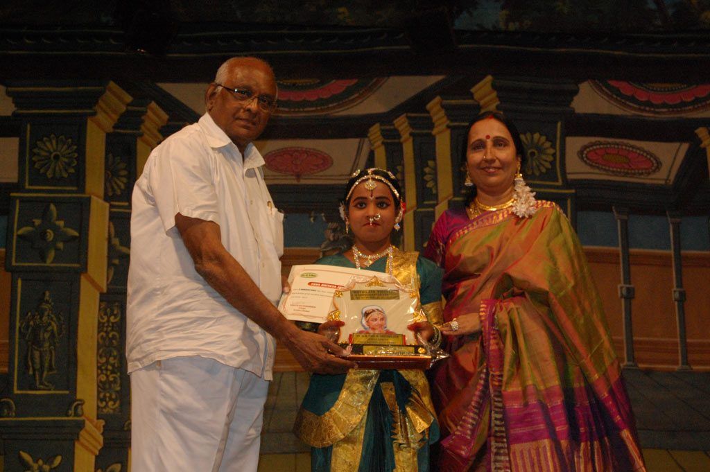 maanu at sruthilaya vidhyalaya 21st anniversary - pictures | Picture 132196